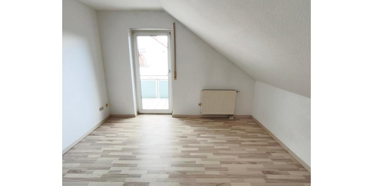 Elternschlafzimmer mit Zugang zum Balkon Bild 2
